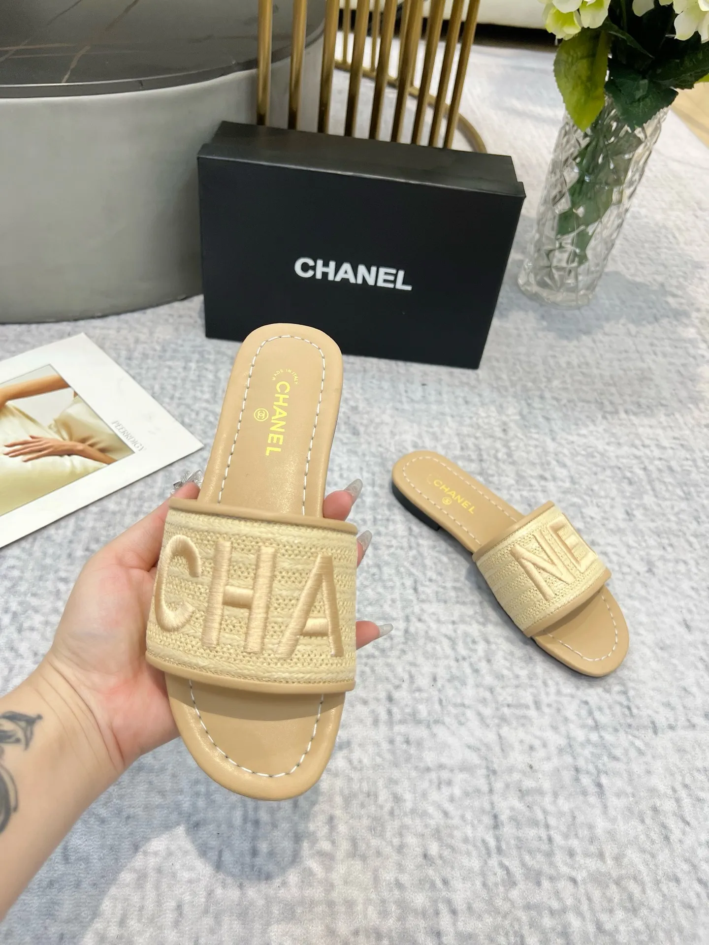 💕💕Factory direct selling price p340💕💕 Genuine leather sole +30 CHANEL, the upper uses three-dimensional electric embroidery technology, the upper foot is comfortable, soft and breathable, must-have size 35-43, leather sole +30